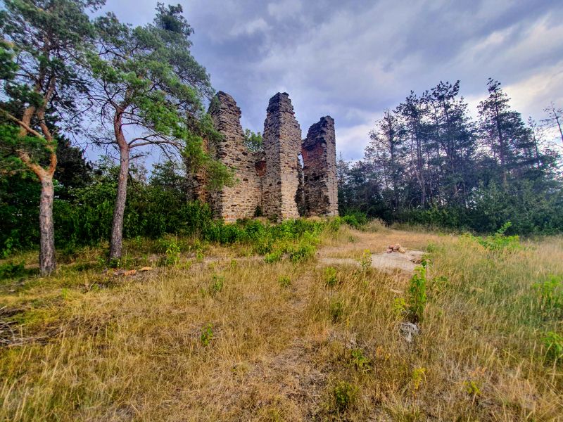 Zřícenina kaple Povýšení svatého Kříže